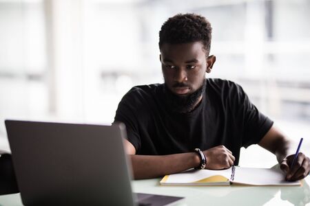 Les jeunes Togolais invités à une foire virtuelle pour l’emploi