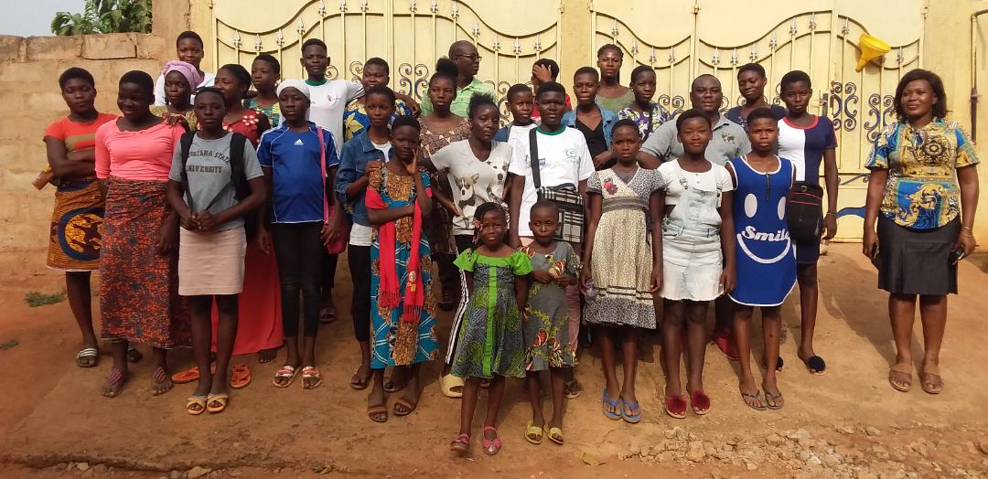 Noël solidaire : repas convivial avec les filles vaillantes du CFV de l’ONG FEDIA