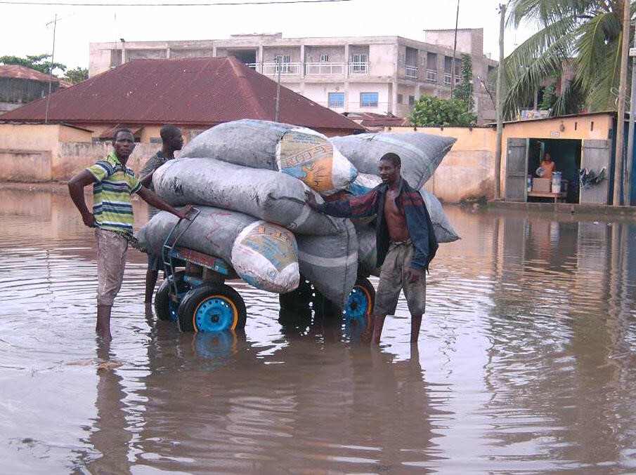 L’inondation dévastatrice révèle les défis de la gestion des eaux urbaines à Lomé