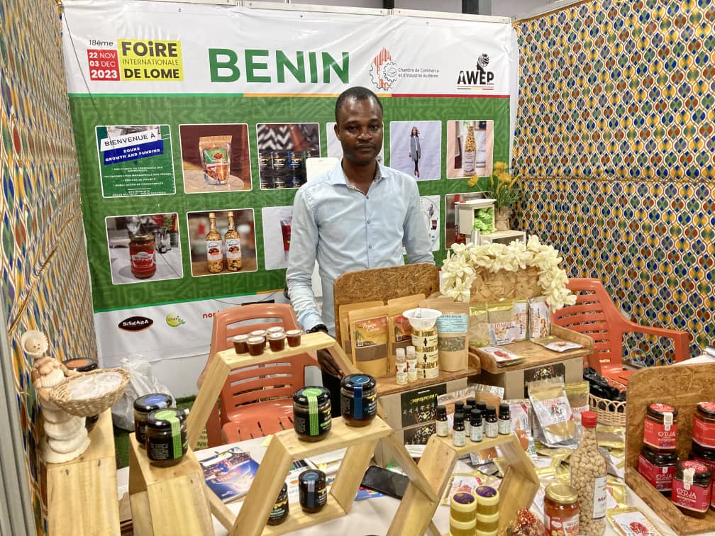 Oyayi : Découvrez les bienfaits du miel thérapeutique et des huiles essentielles au stand 150, pavillon Oti de la Foire Internationale de Lomé