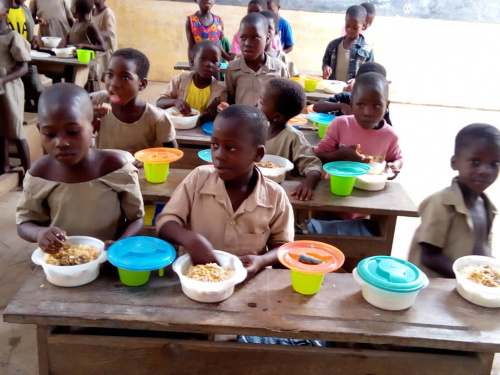 Transfert du programme des cantines scolaires aux collectivités territoriales au Togo : une expérience pilote dans la région des plateaux