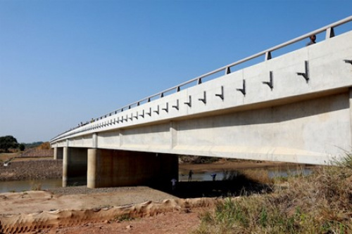 Lancement d’un appel d’offres international pour la reconstruction de ponts dans les Plateaux