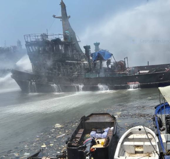 Incendie au port de Lomé : 4 embarcations endommagées, enquête en cours