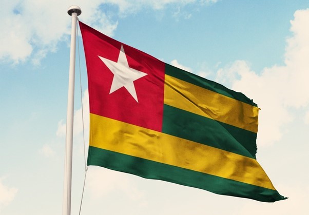 Le Togo entre en Vème République : investiture de Faure Gnassingbé et Jean-Lucien Savi de Tové