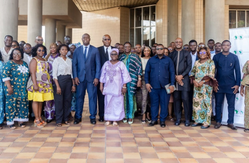 Coopération renforcée entre la société civile et la Banque Africaine de Développement Coopération renforcée entre la société civile et la Banque Africaine de Développement