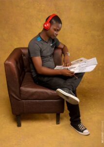 De la passion à la vocation : rencontre avec Tani Sambiani, dessinateur togolais