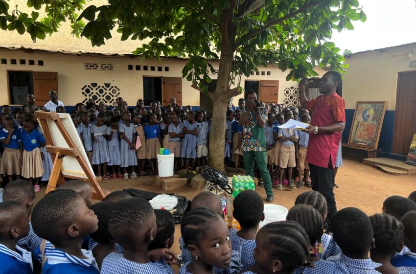  Journée des arts plastiques : Kokou Ekouagou inspire les enfants de Lomé