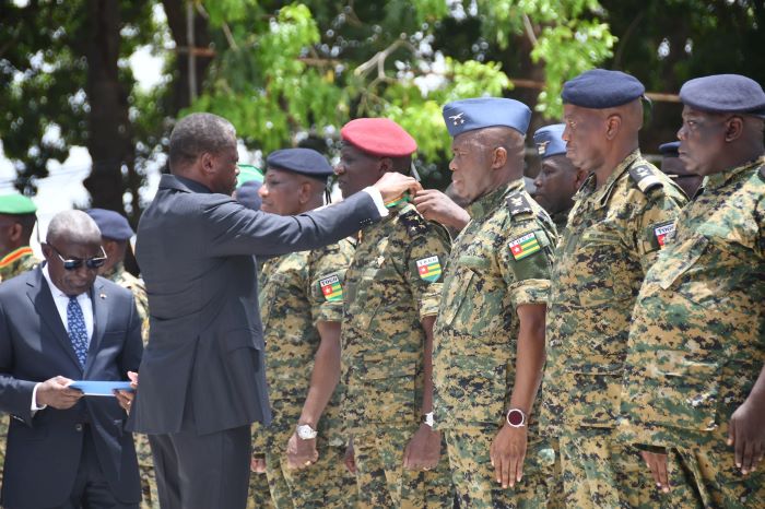 Cérémonie de décoration des forces armées au Togo